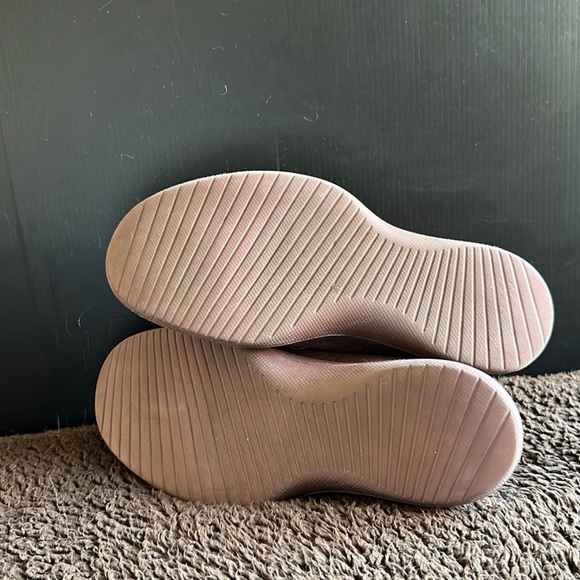 *Like New* Women’s Allbirds Wool Runners Maroon Size 8 - Picture 5 of 6